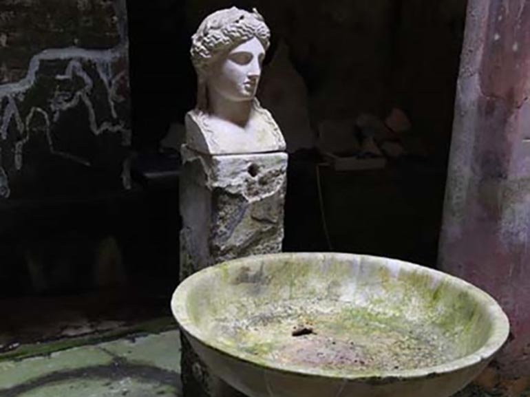 Herculaneum Fountain bust of Apollo